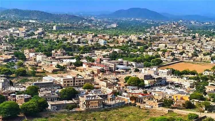 أبناء الأزارق يطالبون بسرعة ضبط المتهمين في واقعة...