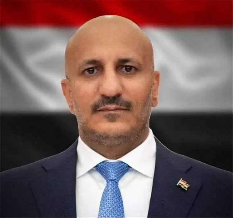 طارق صالح يوجه بنقل جرحى المقاومة الوطنية للعلاج ف...