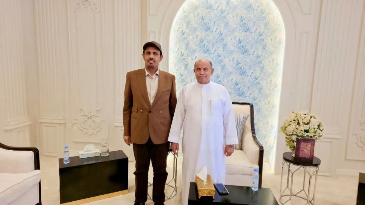 عضو مجلس القيادة الرئاسي الخنبشي يلتقي محافظ حضرمو...