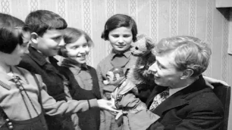 95 عاما من سحر العرائس.. مسرح أوبرازتسوف وصاحب الع...