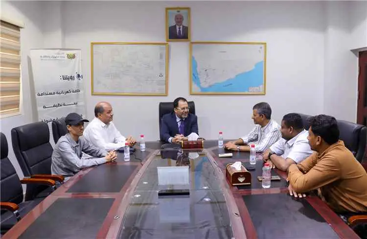 وزير الكهرباء والطاقة يترأس اجتماعاً لمناقشة الوضع المالي والإيرادي لكهرباء وادي حضرموت