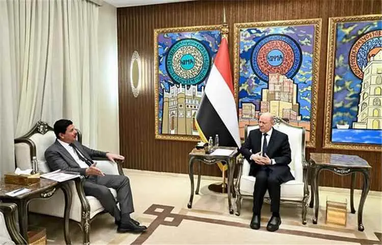 رئيس مجلس القيادة: عدم إفلات مرتكبي الانتهاكات الجسيمة لحقوق الإنسان جزء اصيل من معركة استعادة مؤسسات الدولة