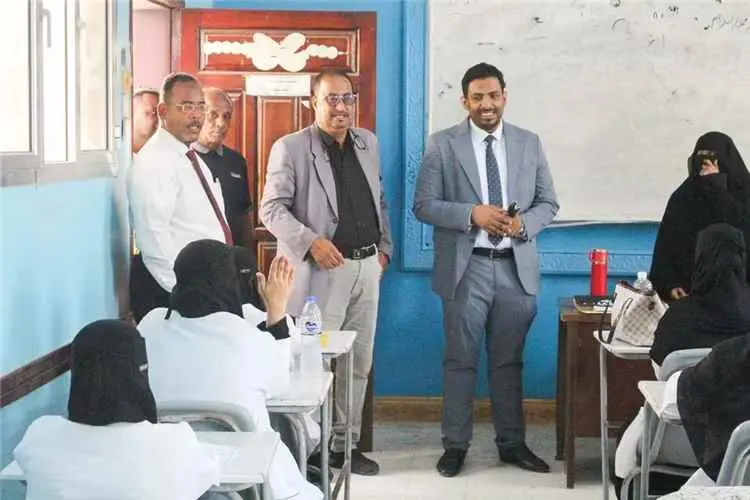 الدكتور بن نويصر والدكتور لرضي يدشّنان امتحانات ال...
