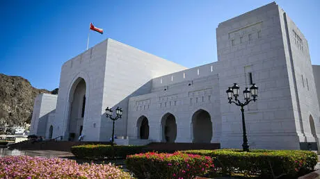 مصادر تكشف تفاصيل الاجتماع بين الأمريكيين والحوثيي...