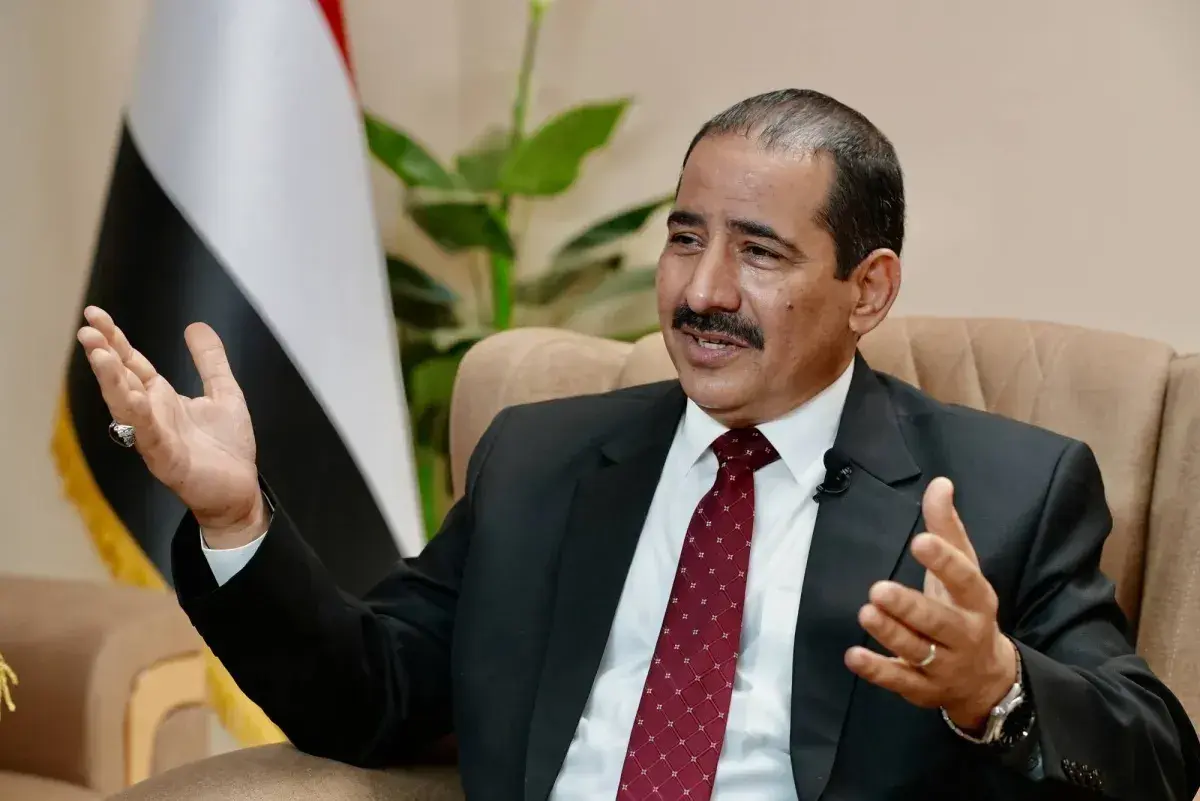 وزير الداخلية اليمني: إيران تسعى لعسكرة باب المندب...