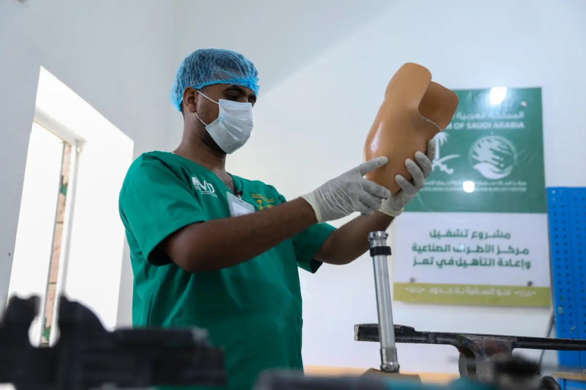 مركز الأطراف الصناعية بتعز يقدم أكثر من 17 ألف خدم...