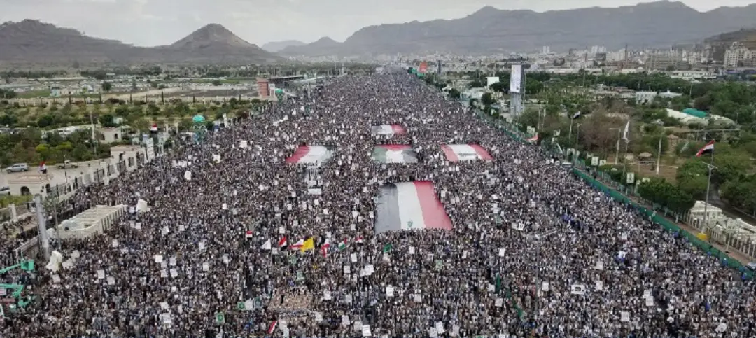 حشود المحافظات اليمنية تؤكد دعم قوات صنعاء وترفض ا...