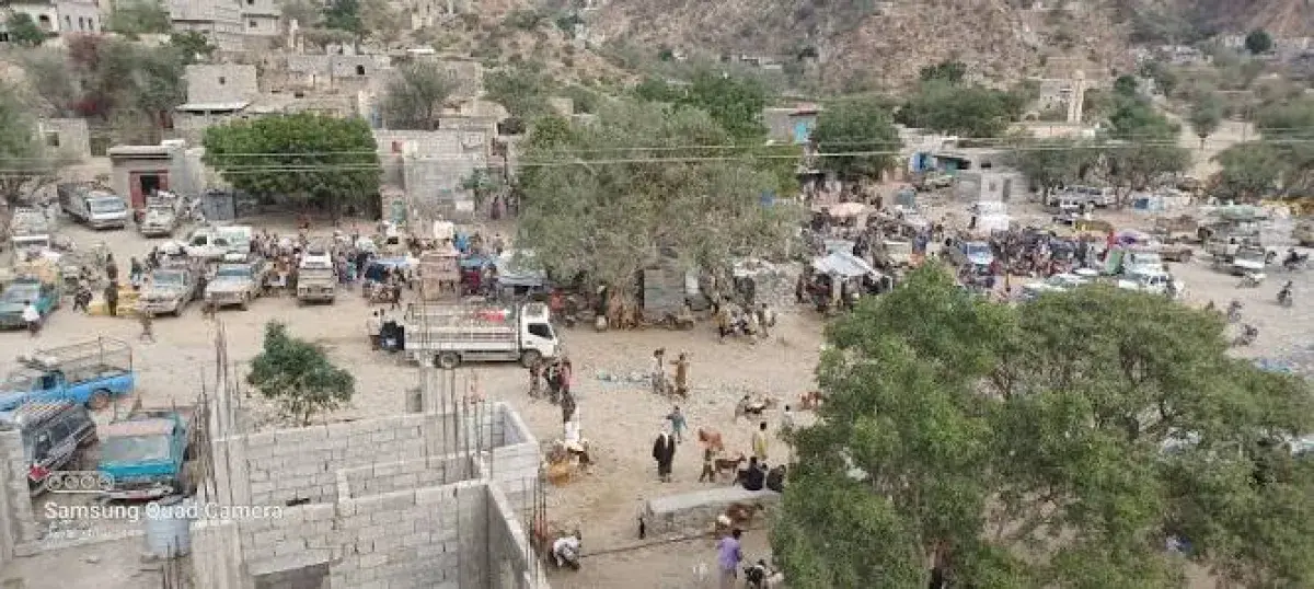 استشهاد 7 مدنيين بينهم أطفال بقصف حوثي على سوق شعب...