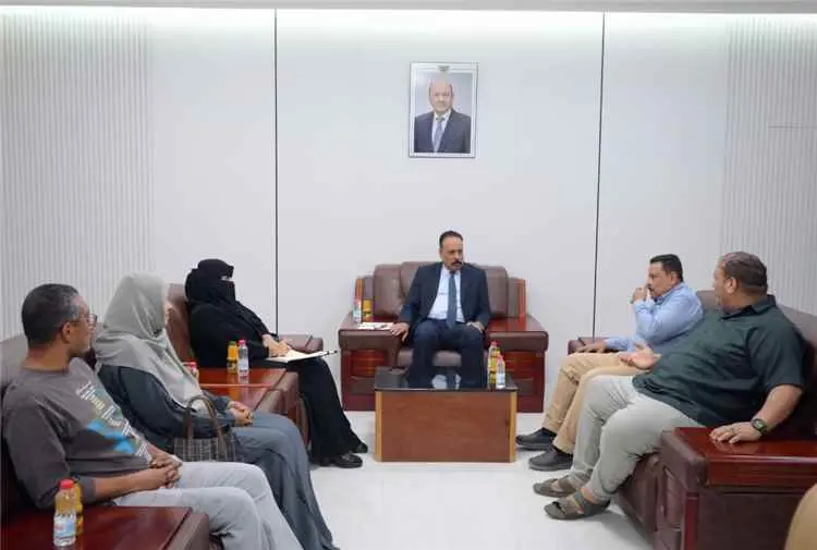 وزير الأشغال العامة والطرق يلتقي بمبادرة صيرة للسل...