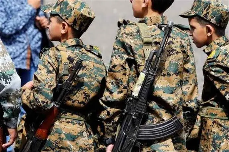 عقال الحارات واجهة جديدة لتجنيد الأطفال بصنعاء