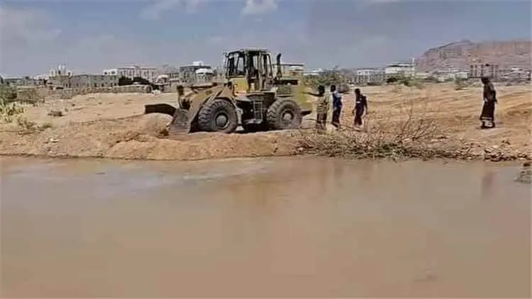 بتوجيهات المحافظ بن الوزير.. صندوق النظافة والتحسي...