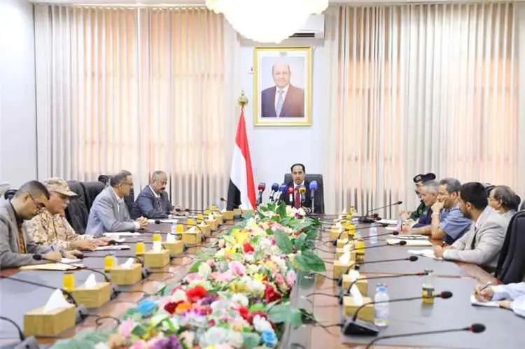 الحكومة الشرعية تتخذ خطوة شجاعة انتظرها اليمنيون م...