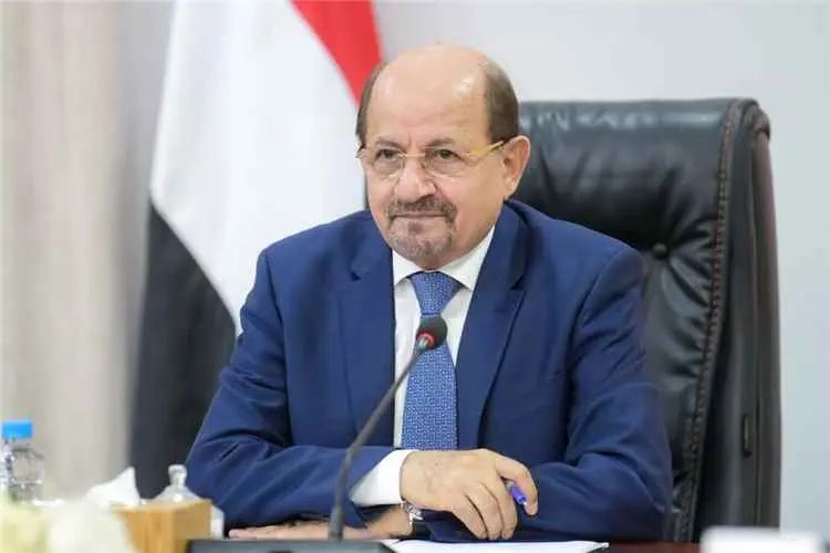 رئيس الوزراء يستعرض مع وزير الدولة البريطاني انعكا...