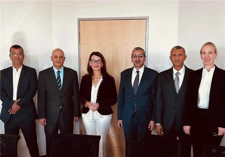 وزير المياه والبيئة يبحث مع وزيرة الدولة الالماني...