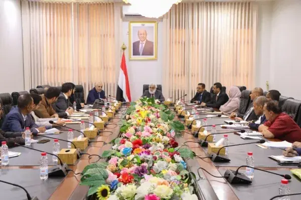 الحكومة اليمنية تعلن إطلاق خطة التنمية وإعادة الإع...