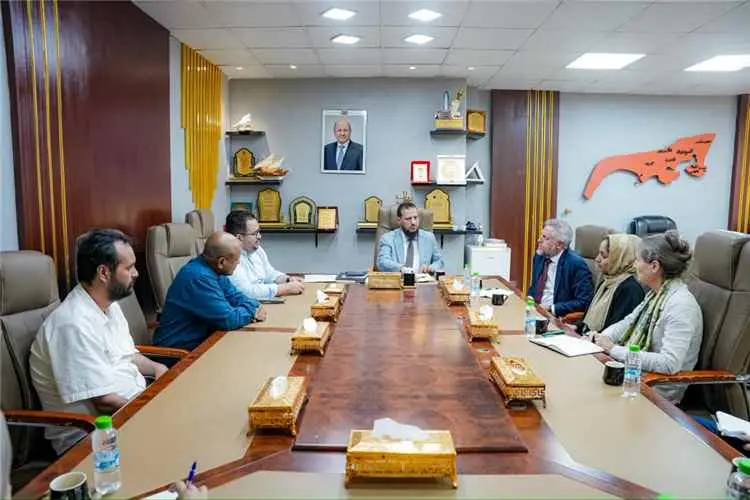 محافظ عدن يبحث مع سفيري الاتحاد الأوروبي وهولندا ت...