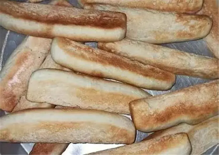 الحوثيون يفرضون جرعة سعرية جديدة على الروتي بنسبة...