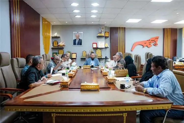 برئاسة المحافظ شيخ.. لجنة المناقصات تقر مناقصتي تأ...