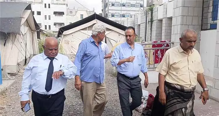 الشعبي وحيدرة يتفقدان مركز الإسهالات المائية الحاد...