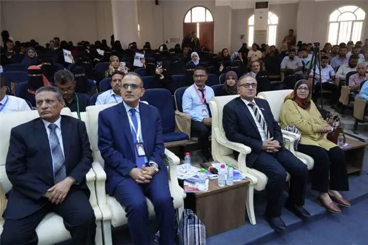 كلية الصيدلة بجامعة عدن تنظم يومها العلمي الخامس