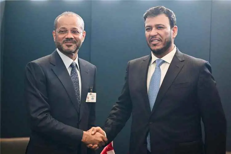 عضو مجلس القيادة عبدالله العليمي يبحث مع وزير الخا...
