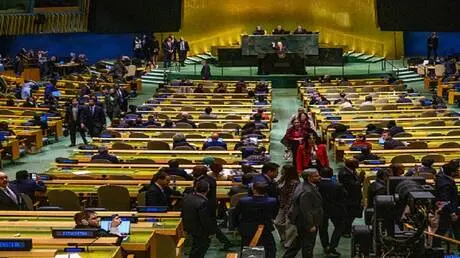 الطيبي يسخر من نتنياهو بعد مغادرة الوفود بسبب خطاب...