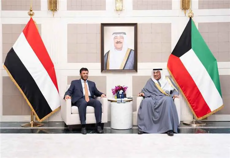 عضو مجلس القيادة عبدالله العليمي يبحث مع ولي عهد ا...