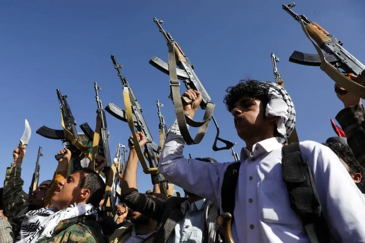 الحوثيون يعيدون استدعاء جنود مشمولين بالعفو العام...