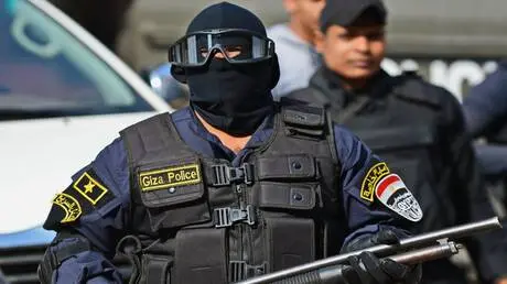 فضيحة "المفتشين المزيفين" في مصر.. ضبط شبكة كبيرة...