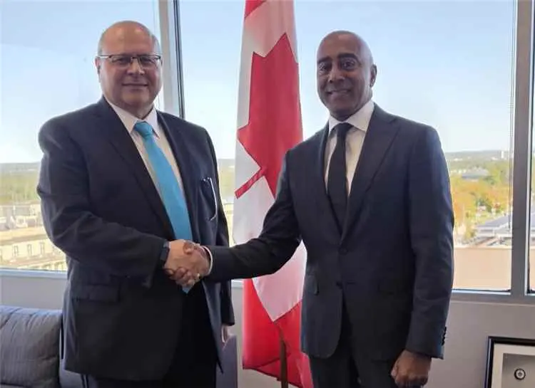 السفير السلال يبحث مع نائب وزير الخارجية الكندي ال...