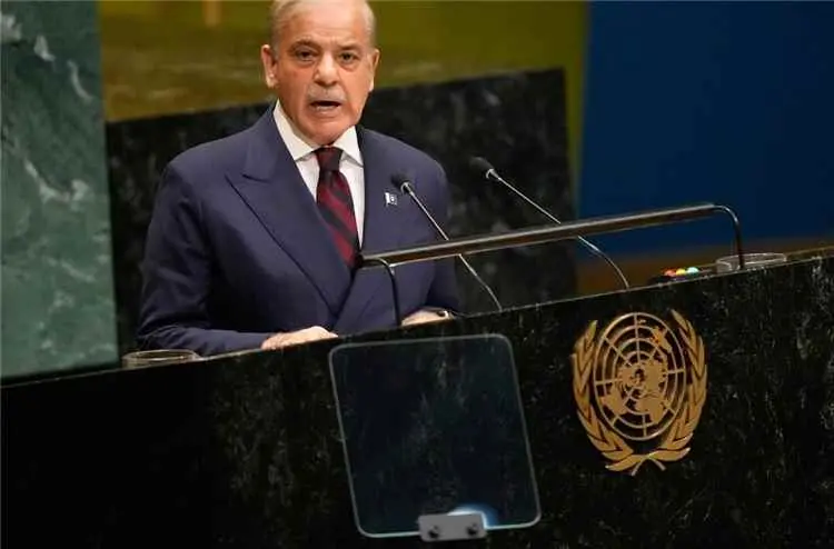 شهباز شريف:  ندعم السعودية واتفاق مكة غير موجه ضد...