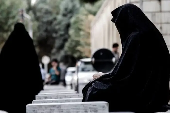 مدينة إسبانية تمنع النقاب والبرقع