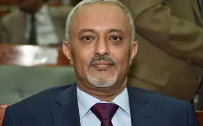 الوهباني يهنئ رئيس المؤتمر بالعيد الـ64 لثورة 26 س...