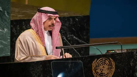 وزير الخارجية السعودي: أمن الخليج جزء من أمن العال...