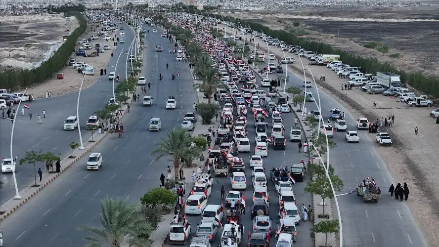 مأرب تشتعل شوارعها بموكب جماهيري حاشد وتنتفض احتفالًا بالذكرى الـ64 لثورة سبتمبر