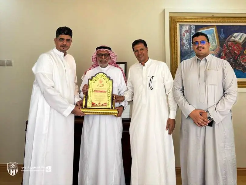 شعب حضرموت يكرّم عبدالله بقشان تقديراً لإسهاماته ف...