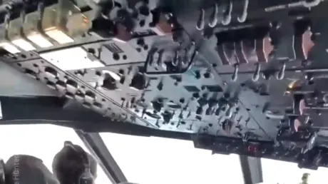 مشاهد مرعبة من داخل طائرة "صائدو الأعاصير" أثناء ا...