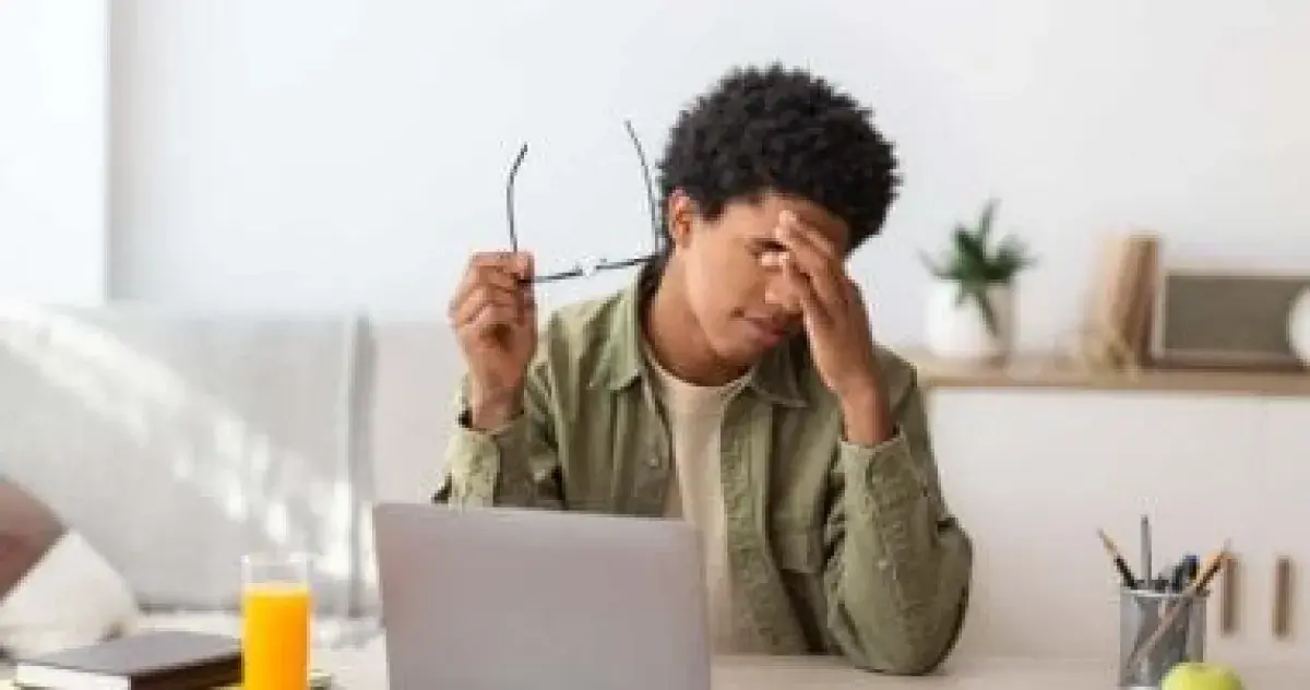 عادات يومية تعرض عينيك للخطر وتؤثر على صحة بصرك