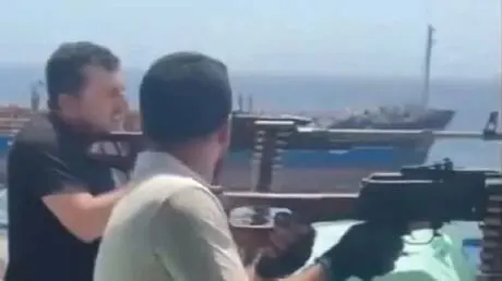عشيرة عراقية تستعيد سفينة ناقلة مختطفة واعتقال قرا...