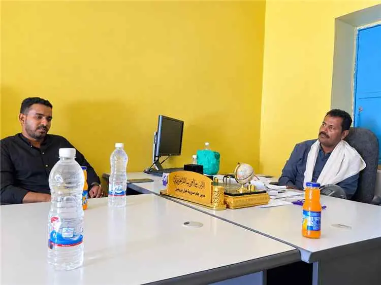 خدمة الأحوال المدنية المتنقلة تصل الى مديرية غيل بن يمين  لتخفيف معاناة المواطنين