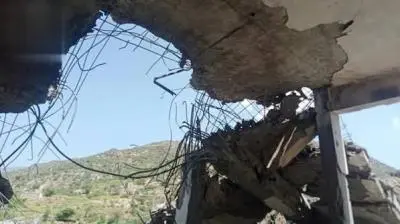 طيران العدو السعودي يستهدف مدرسة بمديرية التعزية