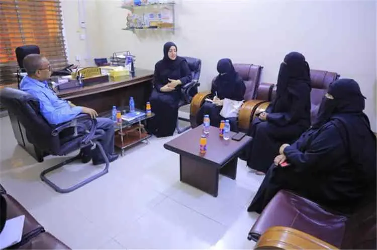 الوكيلة الحضرمي تبحث مع مكتب الشؤون الاجتماعية تعزيز حماية ورعاية المرأة والطفل