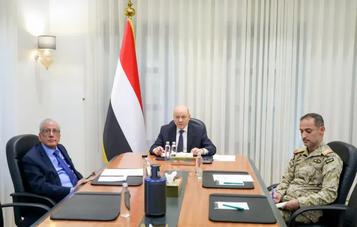 الرئيس العليمي يشيد بكفاءة القوات المسلحة: "م...