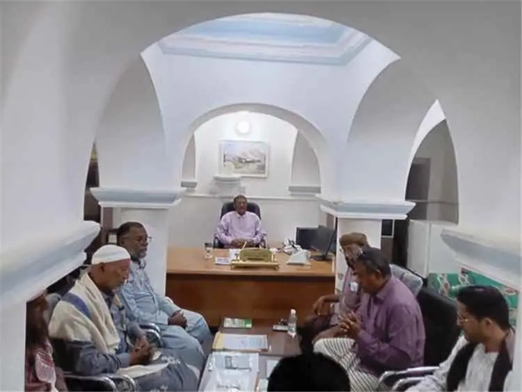 مدير عام تريم يترأس اجتماع لجنة المناقصات للبت في مشروعي الطاقة الشمسية ضمن البرنامج الاستثماري لعام 2026م