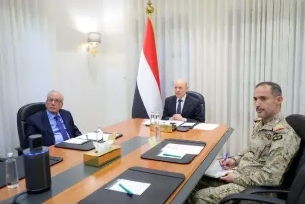 الرئيس العليمي يوجه بتسريع قراري التعبئة العامة و"...