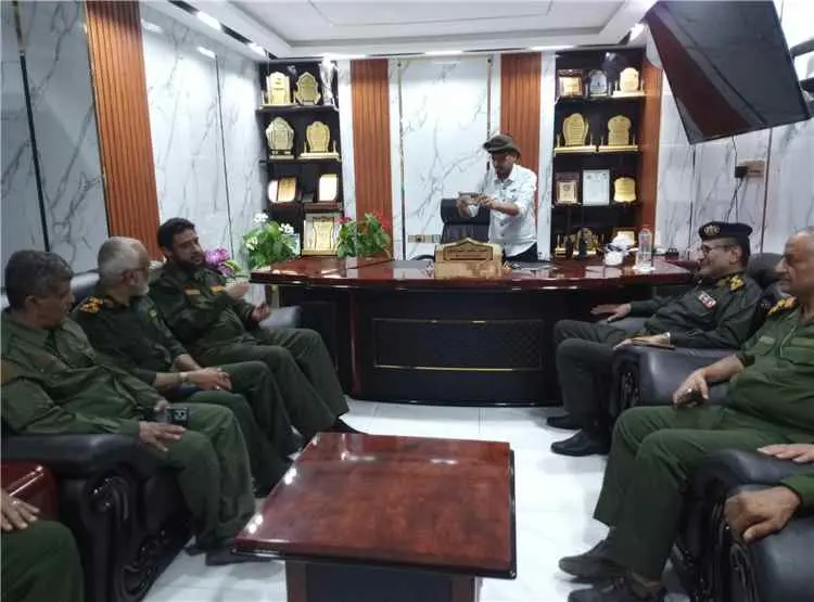 الشوحطي يبحث مع لجنة تسهيل عمل المواطن آليات مكافح...