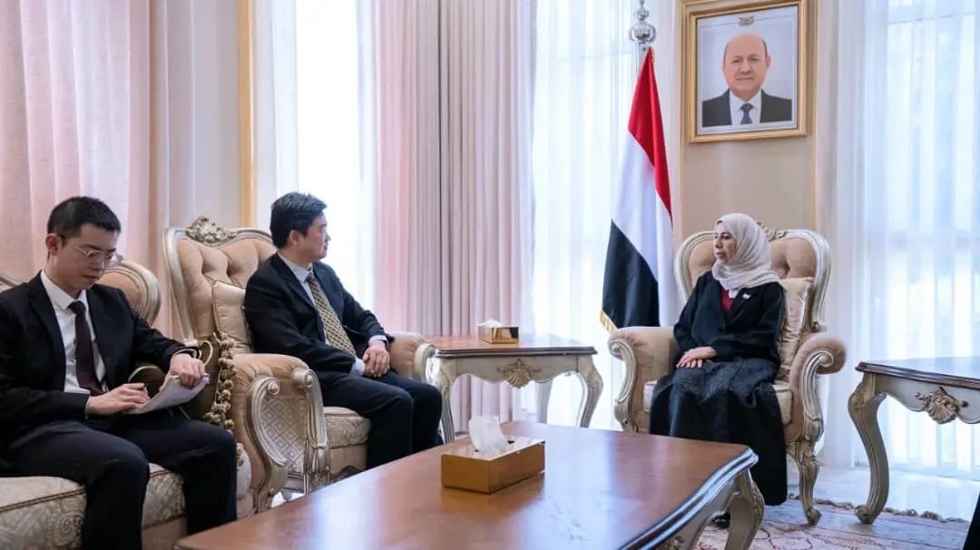وزيرة الخارجية تبحث مع القائم بالأعمال الصيني تعزي...