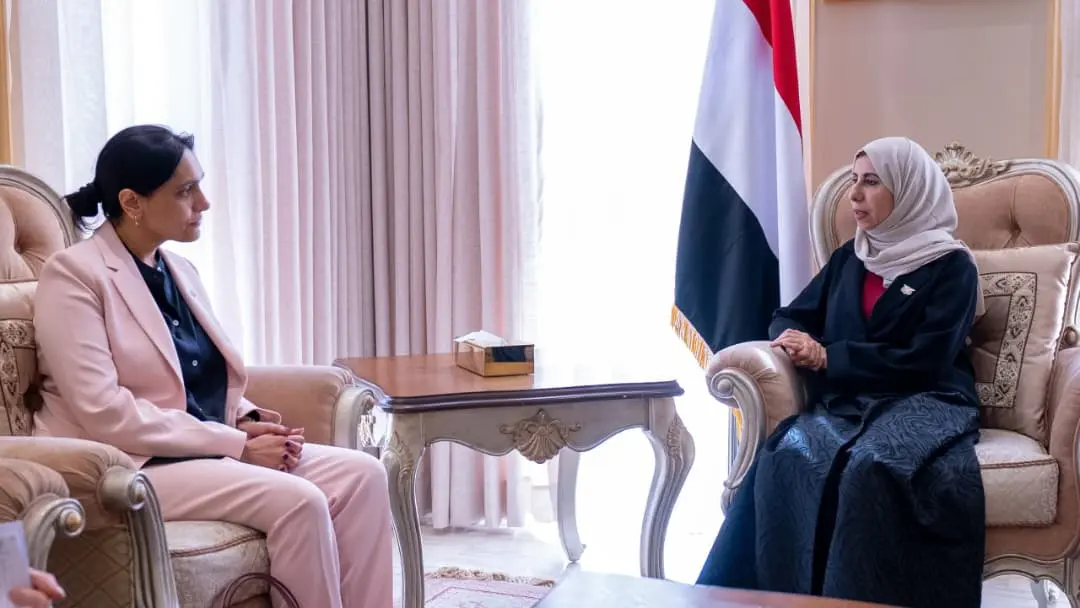 وزيرة الخارجية تبحث مع السفيرة البريطانية التصعيد...