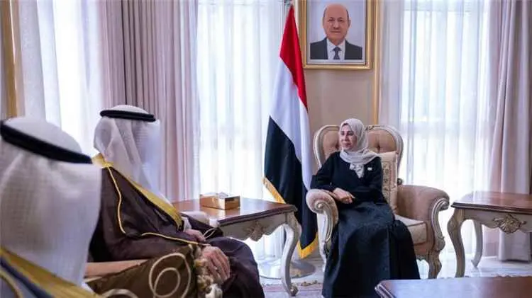 الزوبة والمطيري يبحثان تعزيز التعاون اليمني ـ الكويتي ودعم جهود الاستقرار