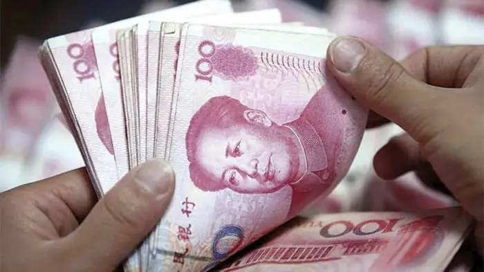 اليوان يلامس أعلى مستوياته منذ 2022 قبيل قمة ترامب...